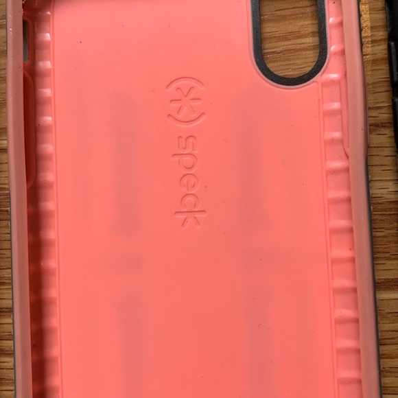 iPhone XR Case Bundle – 6 Stylish & Protective Phone Cases (Speck, Loopy, etc.) - Picture 3 of 5